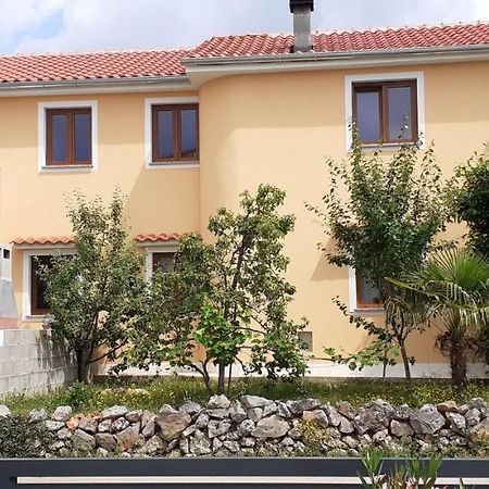 Apartman Paola Malinska Exterior photo