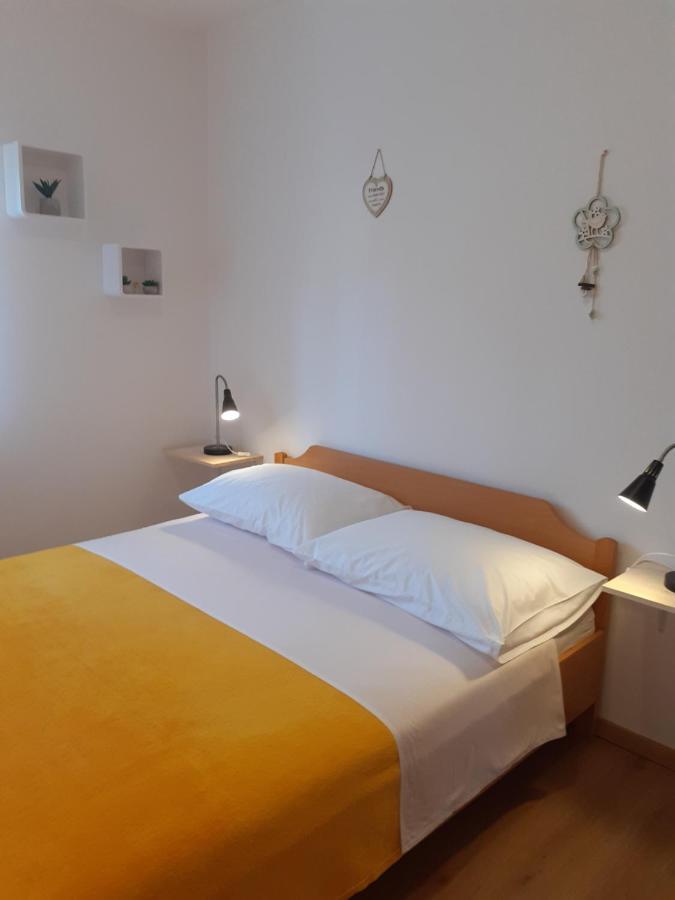 Apartman Paola Malinska Exterior photo