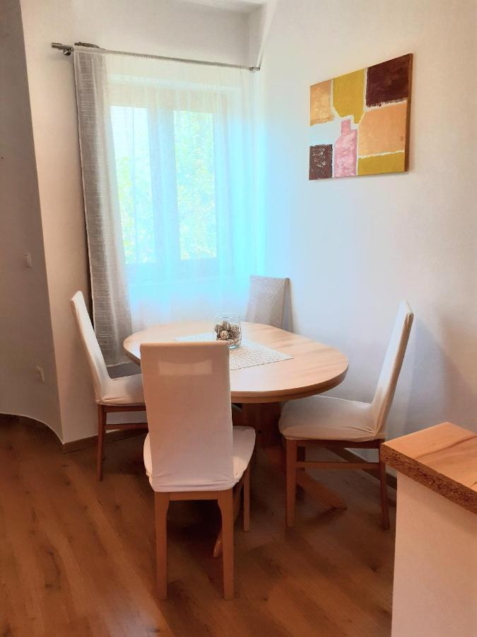 Apartman Paola Malinska Exterior photo
