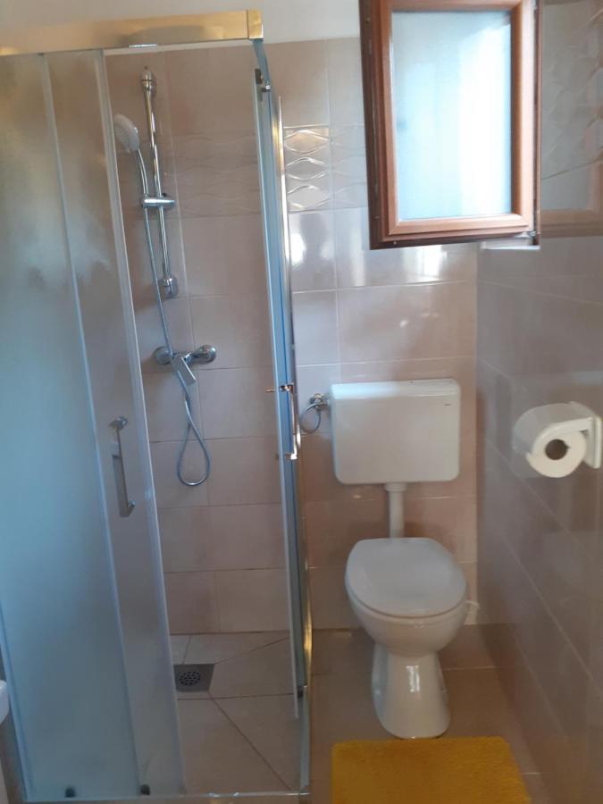 Apartman Paola Malinska Exterior photo