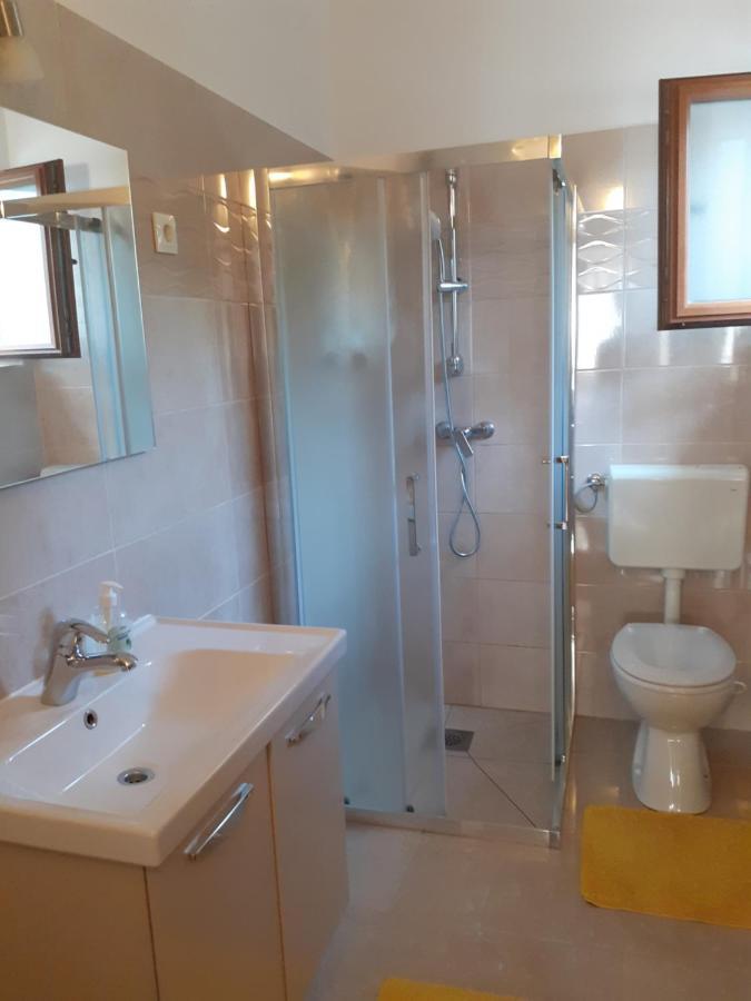 Apartman Paola Malinska Exterior photo