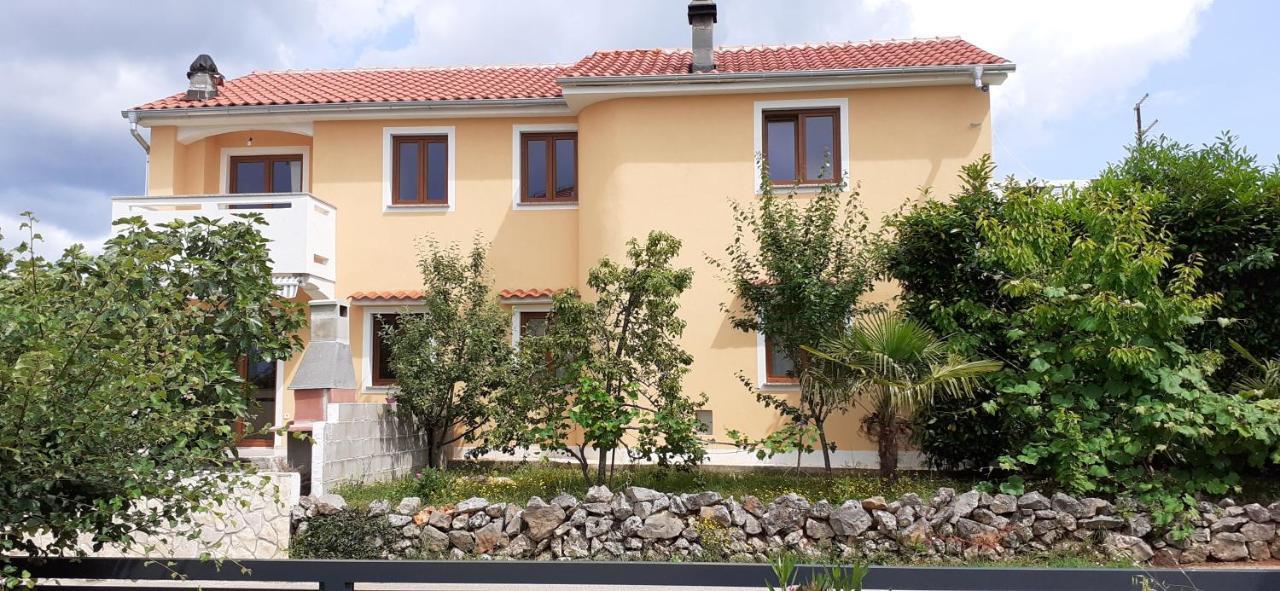 Apartman Paola Malinska Exterior photo