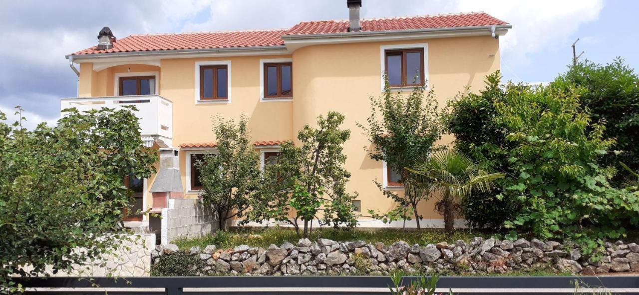 Apartman Paola Malinska Exterior photo