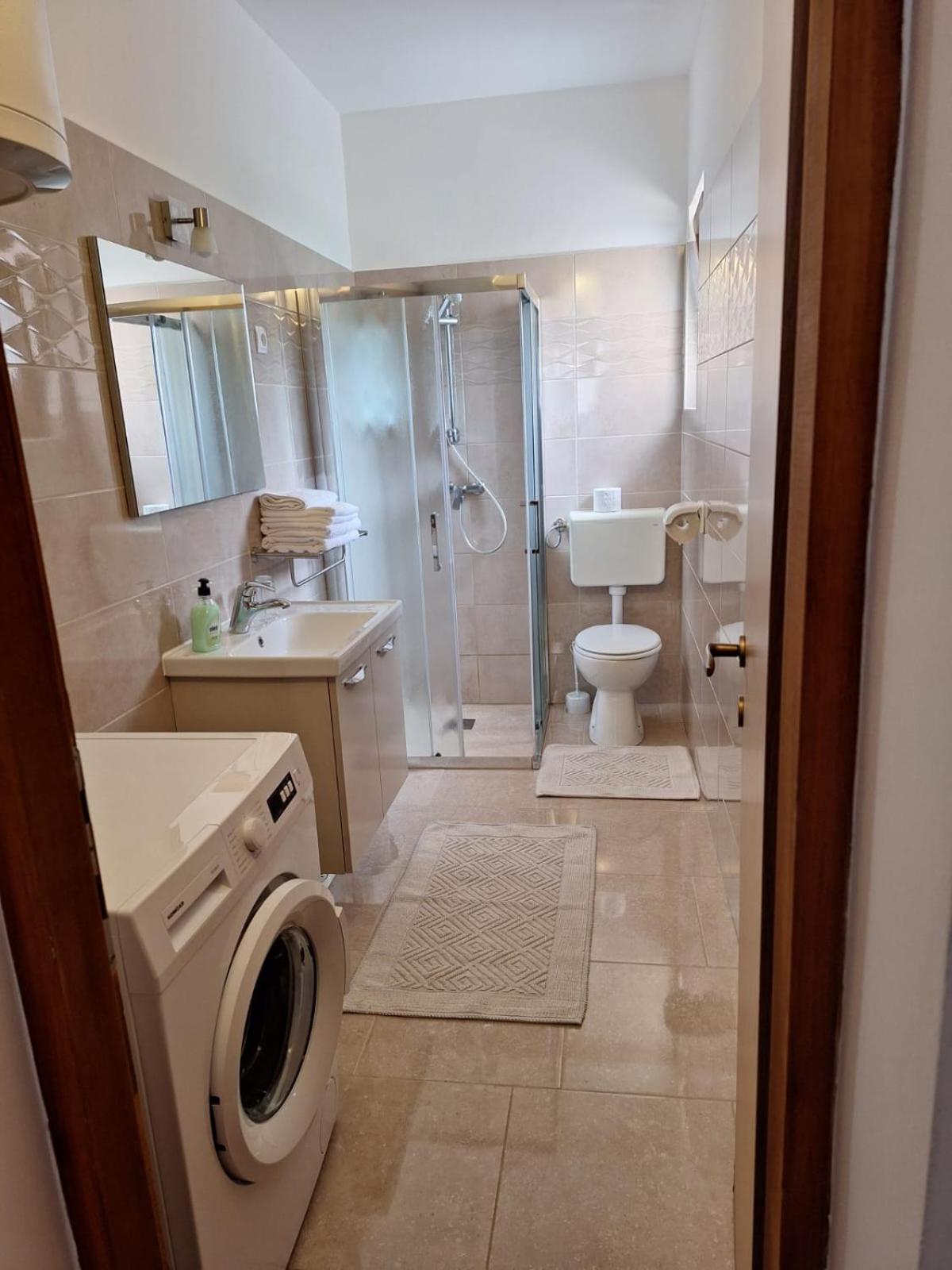 Apartman Paola Malinska Exterior photo