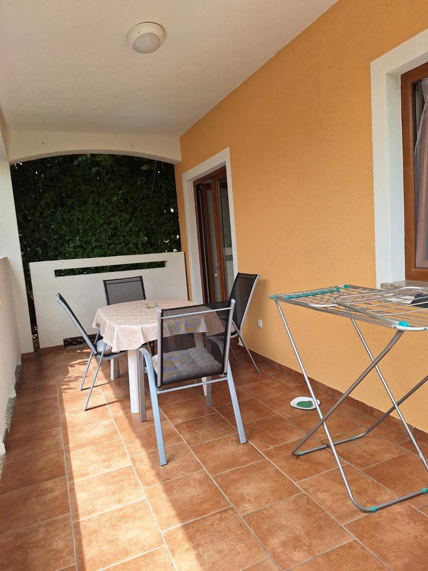Apartman Paola Malinska Exterior photo